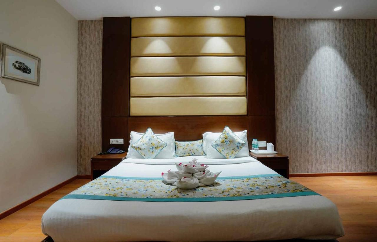 Sobti Continental Hotel Rudrapur Eksteriør billede